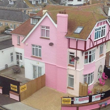 Pink House ,Opposite Beach ,Sleeps 6 , 2 Bedroom Ground Floor Self Contained Garden Flat , Private Entrance , Kitchen , Guaranteed Parking ,Wifi , Movies ,Bathroom ,Fridge , Microwave ,Bedroom 1, Double Bed & 2 Single Beds ,Bedroom 2 , Double Bed Paignton Εξωτερικό φωτογραφία